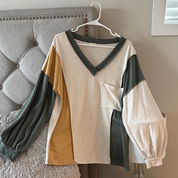 BiBi Tops - BiBi Two-Tone Knit Top